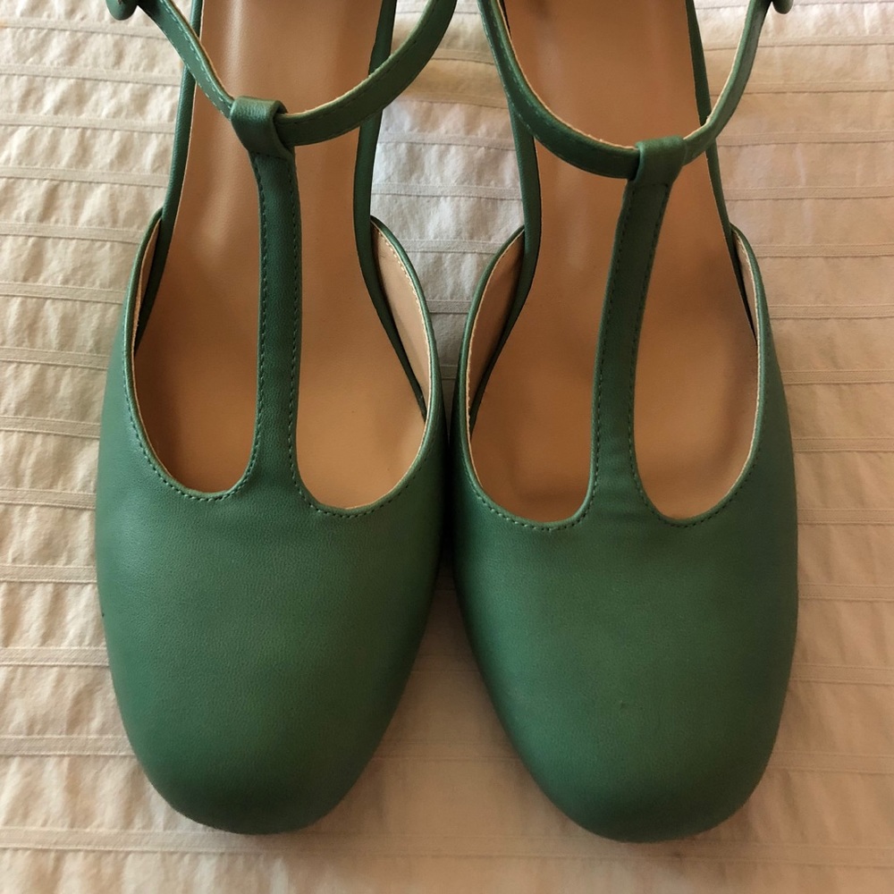 ModCloth T-strap Pumps sz 11